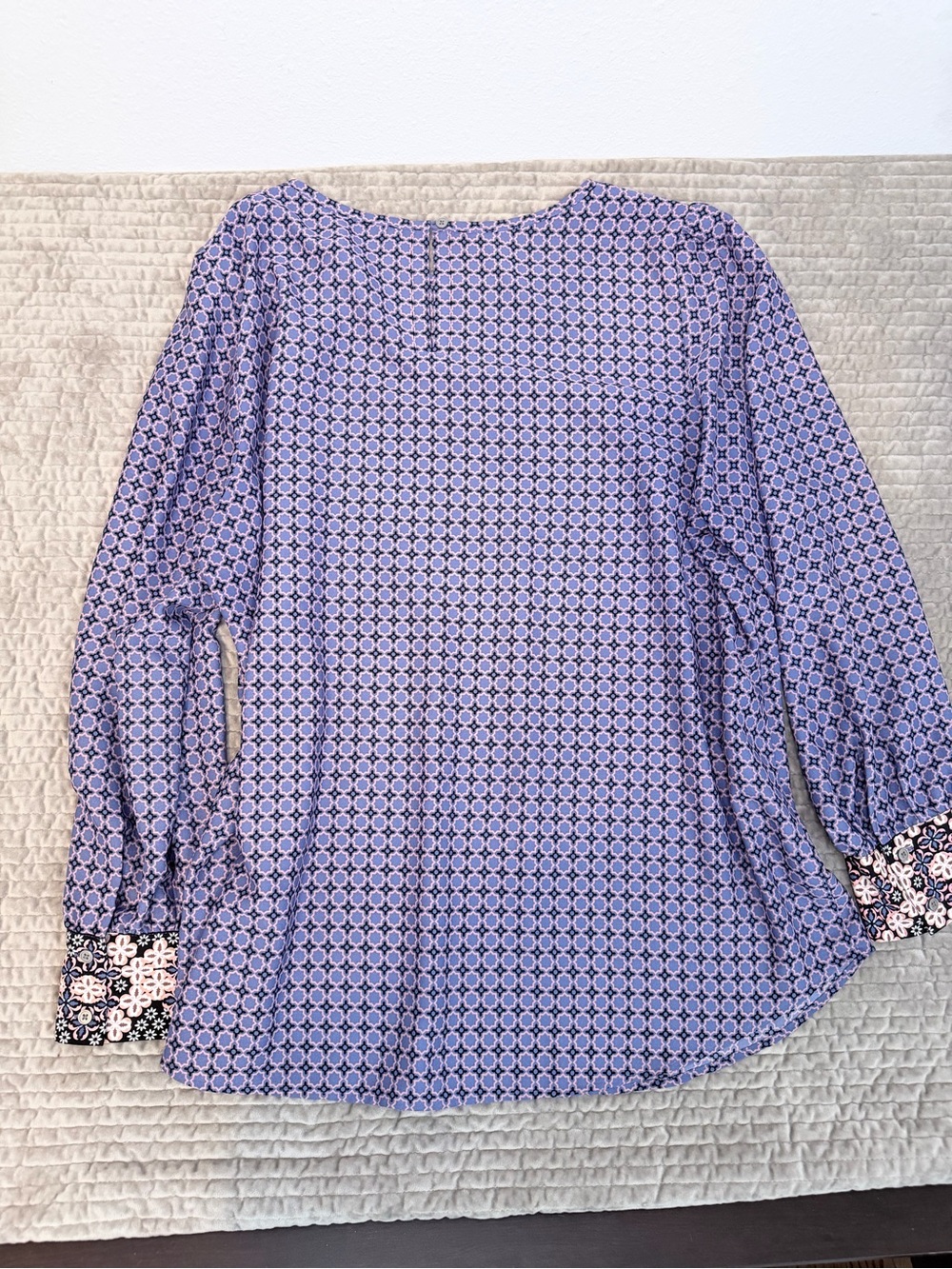 LOFT Plus Floral Trim Geometric Print Blouse Size 18 Lavender Long Sleeve Top - Picture 3 of 7